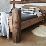 Vinoteegi Residents Guest house