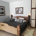 Vinoteegi Residents 4*