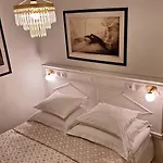 Vinoteegi Residents 4*