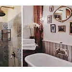 Vinoteegi Residents Guest house 4*