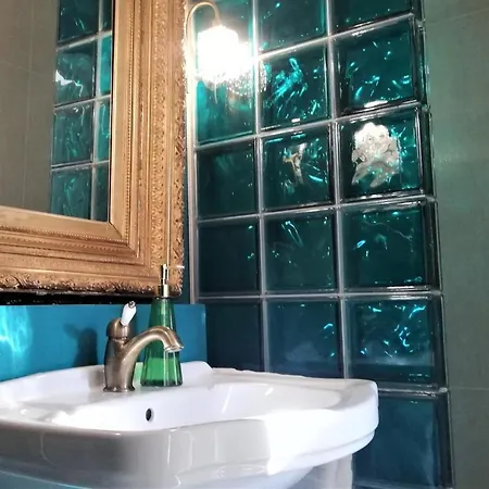 Vinoteegi Residents 4* Kuressaare