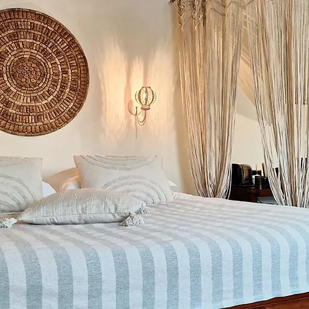 Vinoteegi Residents Kuressaare