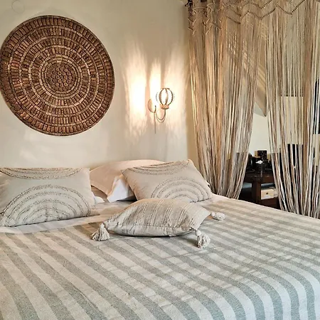 Vinoteegi Residents Gasthuis 4*