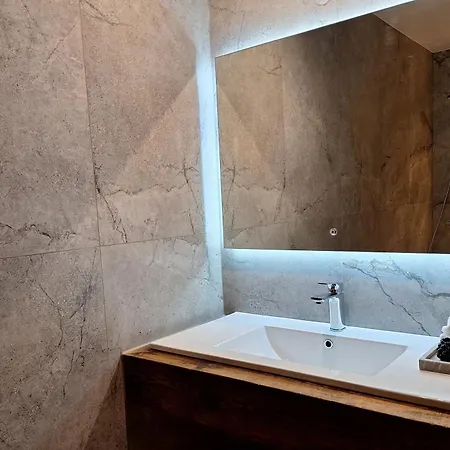 Gasthuis Vinoteegi Residents