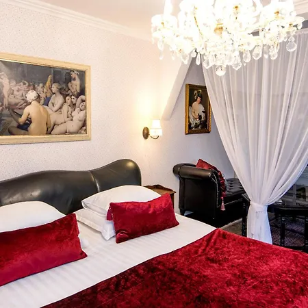 Vinoteegi Residents 4*