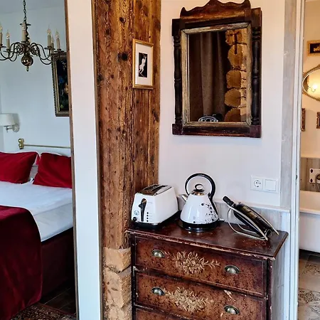 Vinoteegi Residents 4* Kuressaare