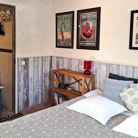 Guest house Vinoteegi Residents 3*