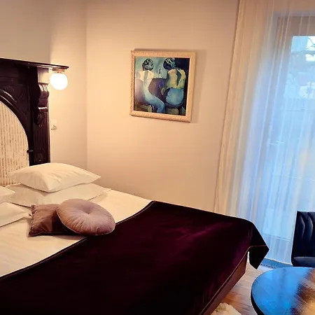 Vinoteegi Residents Kuressaare