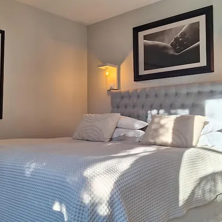 Vinoteegi Residents 4* Kuressaare