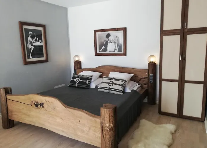 Vinoteegi Residents 4*