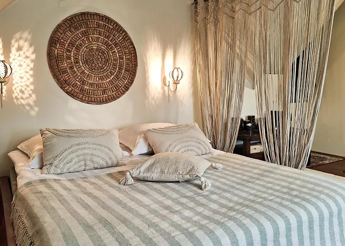 Vinoteegi Residents Pensión 4*