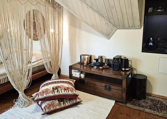 Vinoteegi Residents 4*