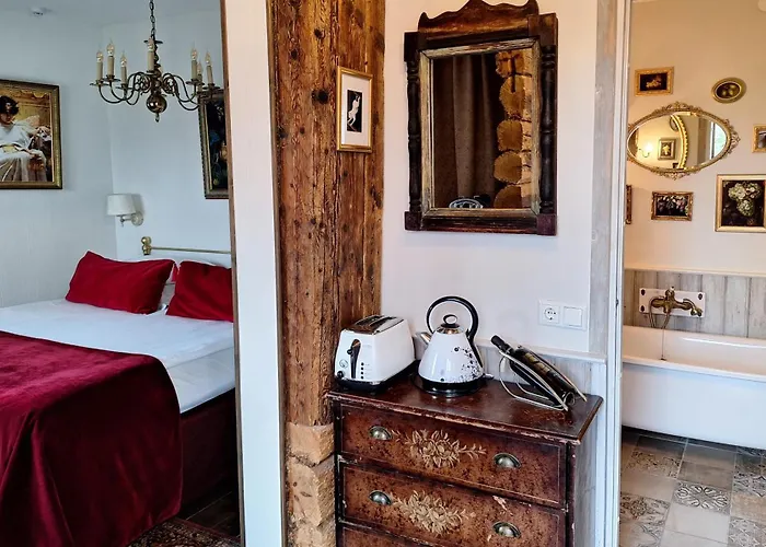 Vinoteegi Residents 4* Kuressaare