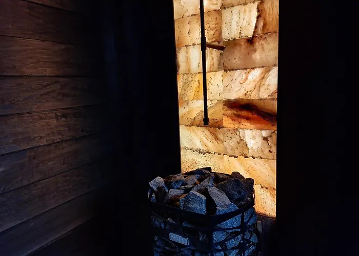 Pensión Vinoteegi Residents 4*