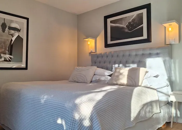 Vinoteegi Residents 4* Kuressaare